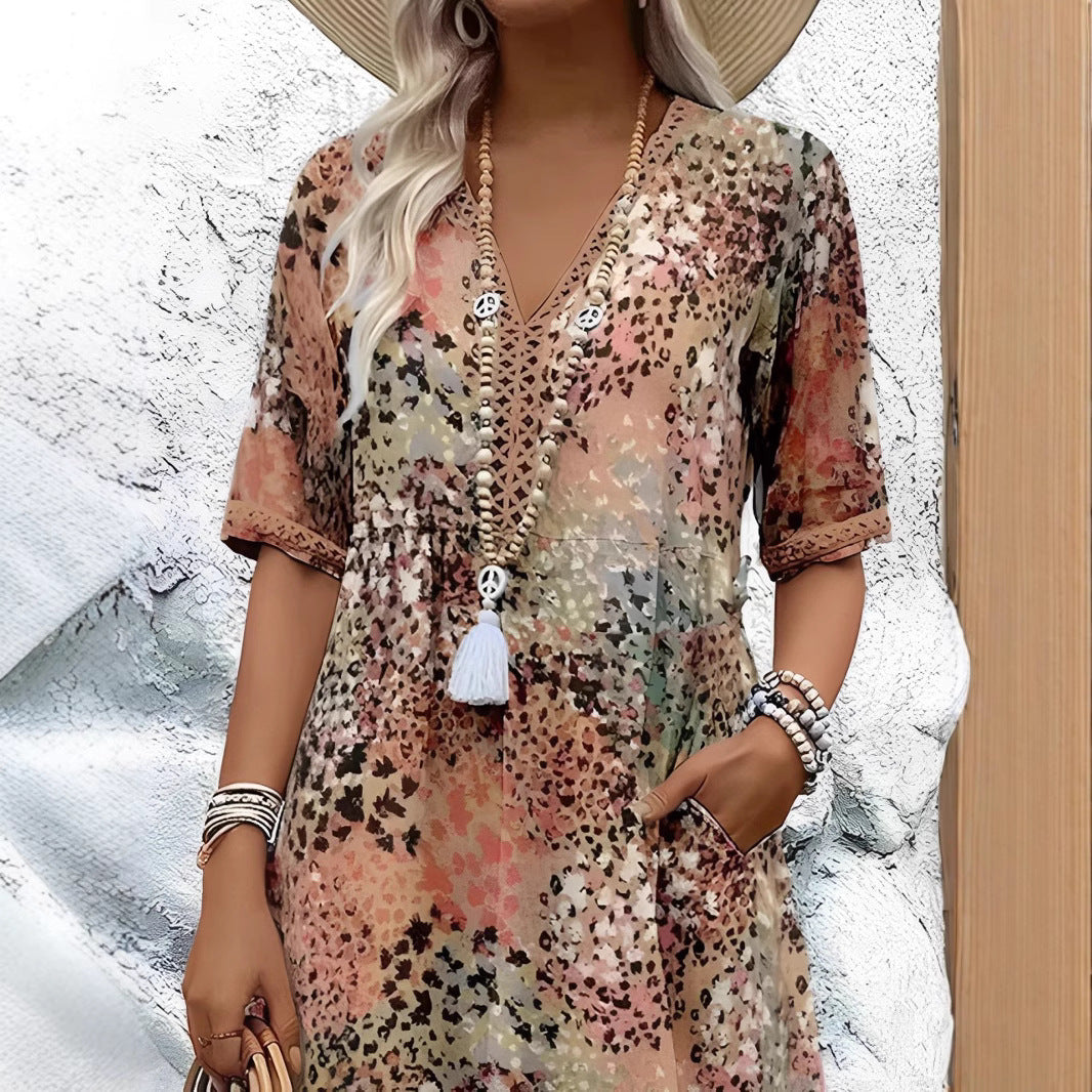 A short short-sleeved V-neck dress with lace and a pocket for casual vacation for women